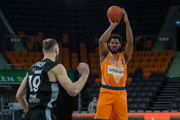 内人士的讨 内人士的讨